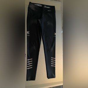 Drakon collectible limited edition skull leggings. Major compression.